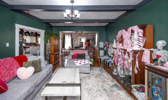 405 Wayne Ave, Ellwood City, PA 16117