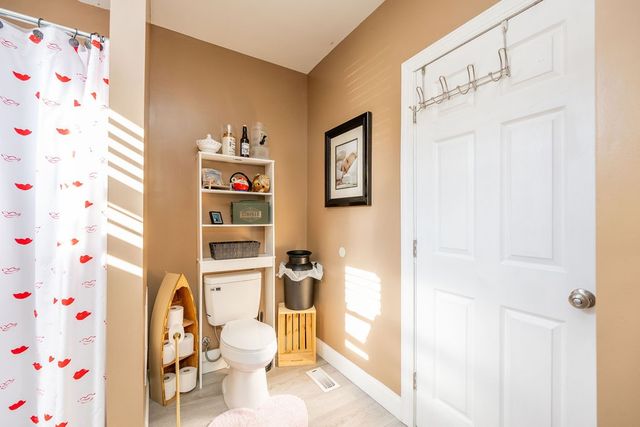 405 Wayne Ave, Ellwood City, PA 16117