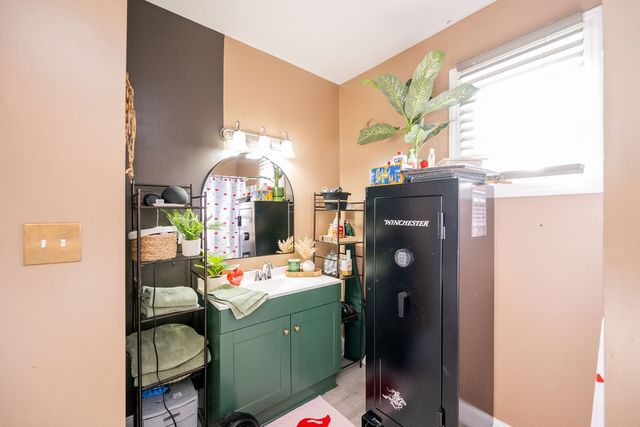 405 Wayne Ave, Ellwood City, PA 16117