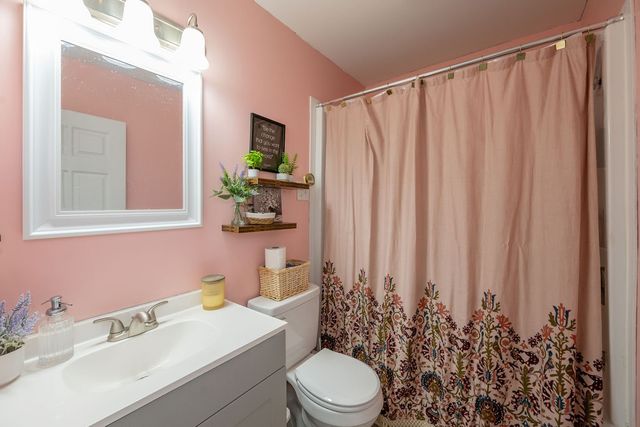 405 Wayne Ave, Ellwood City, PA 16117