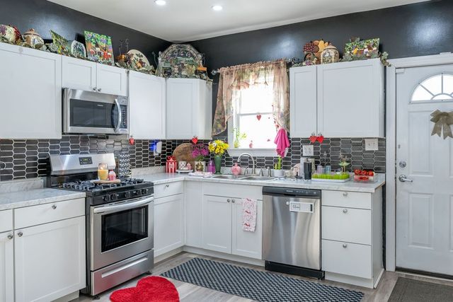 405 Wayne Ave, Ellwood City, PA 16117