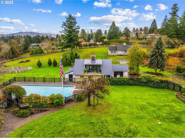 1250 Sw ENGLEWOOD Dr, Lake Oswego, OR 97034