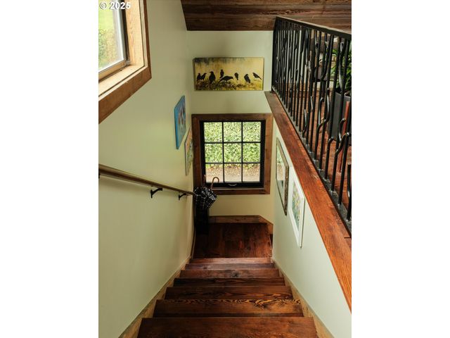 1250 Sw ENGLEWOOD Dr, Lake Oswego, OR 97034