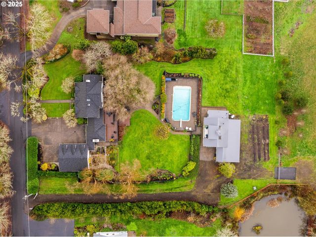 1250 Sw ENGLEWOOD Dr, Lake Oswego, OR 97034