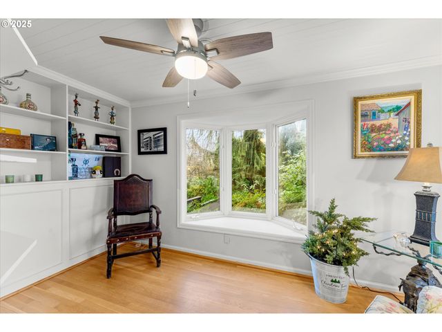 1250 Sw ENGLEWOOD Dr, Lake Oswego, OR 97034