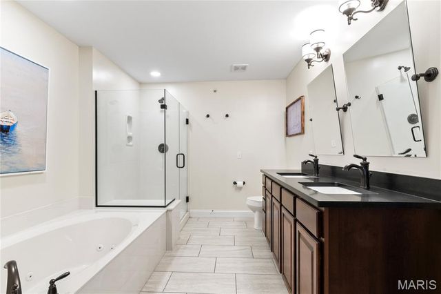 1151 Mill Crossing Drive 202, Creve Coeur, MO 63141