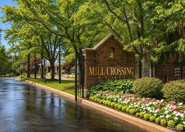 1151 Mill Crossing Drive 202, Creve Coeur, MO 63141