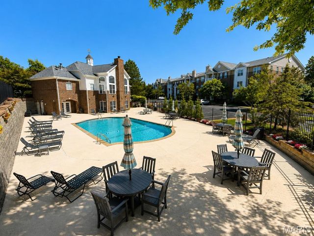 1151 Mill Crossing Drive 202, Creve Coeur, MO 63141