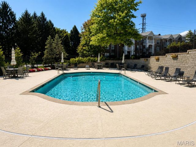1151 Mill Crossing Drive 202, Creve Coeur, MO 63141
