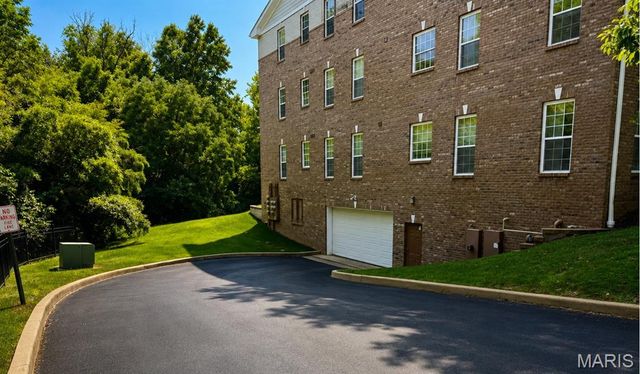 1151 Mill Crossing Drive 202, Creve Coeur, MO 63141