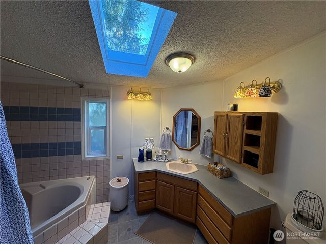 26007 NW Circle Street, Poulsbo, WA 98370