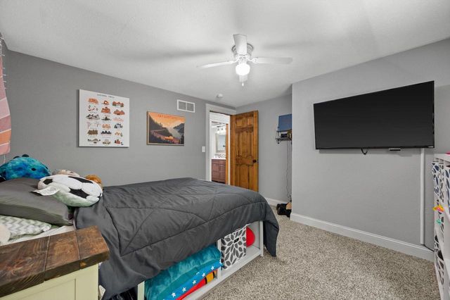 S9W31422 Irwin COURT, Wales, WI 53183