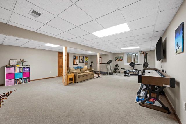 S9W31422 Irwin COURT, Wales, WI 53183