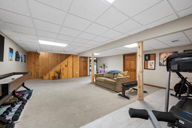 S9W31422 Irwin COURT, Wales, WI 53183
