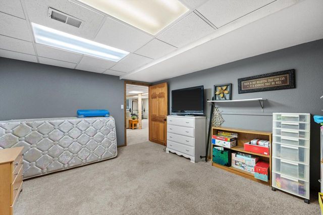 S9W31422 Irwin COURT, Wales, WI 53183