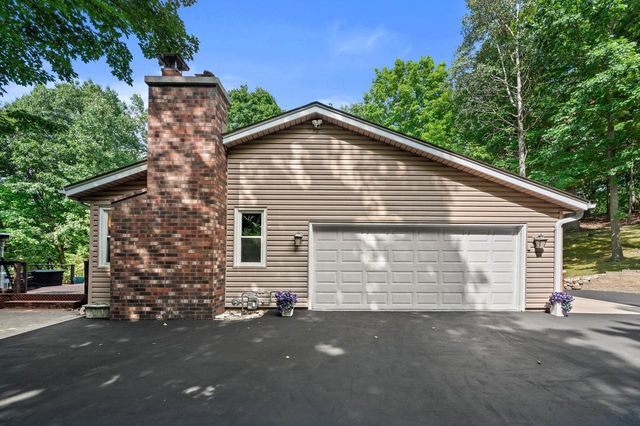 S9W31422 Irwin COURT, Wales, WI 53183