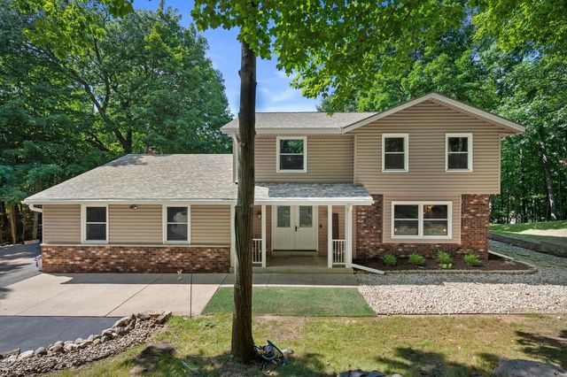 S9W31422 Irwin COURT, Wales, WI 53183