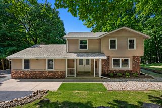 S9W31422 Irwin COURT, Wales, WI 53183