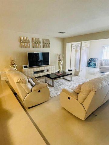 6790 SW 10th Court, Pembroke Pines, FL 33023