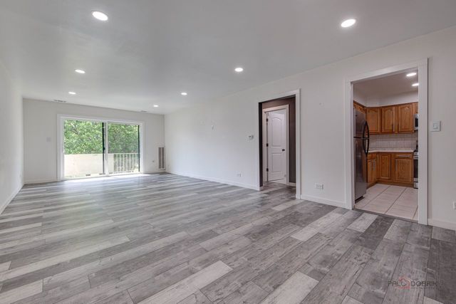 3300 N Carriageway Drive 317, Arlington Heights, IL 60004