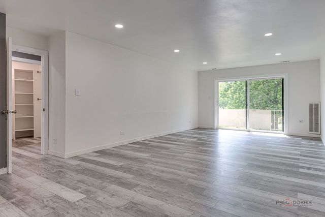 3300 N Carriageway Drive 317, Arlington Heights, IL 60004