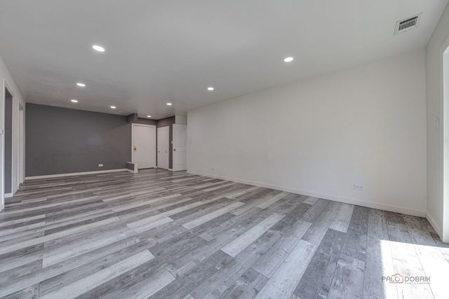 3300 N Carriageway Drive 317, Arlington Heights, IL 60004