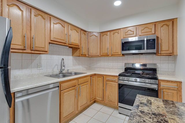 3300 N Carriageway Drive 317, Arlington Heights, IL 60004