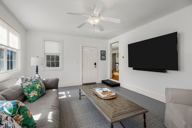 50 Eldredge Square S, Chatham, MA 02633