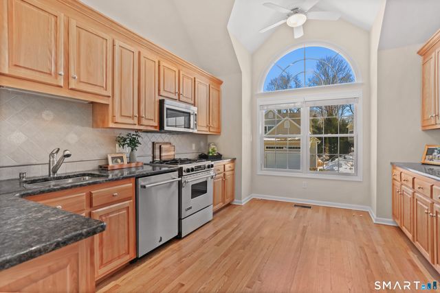 3 Rushbrooke Lane, Shelton, CT 06484