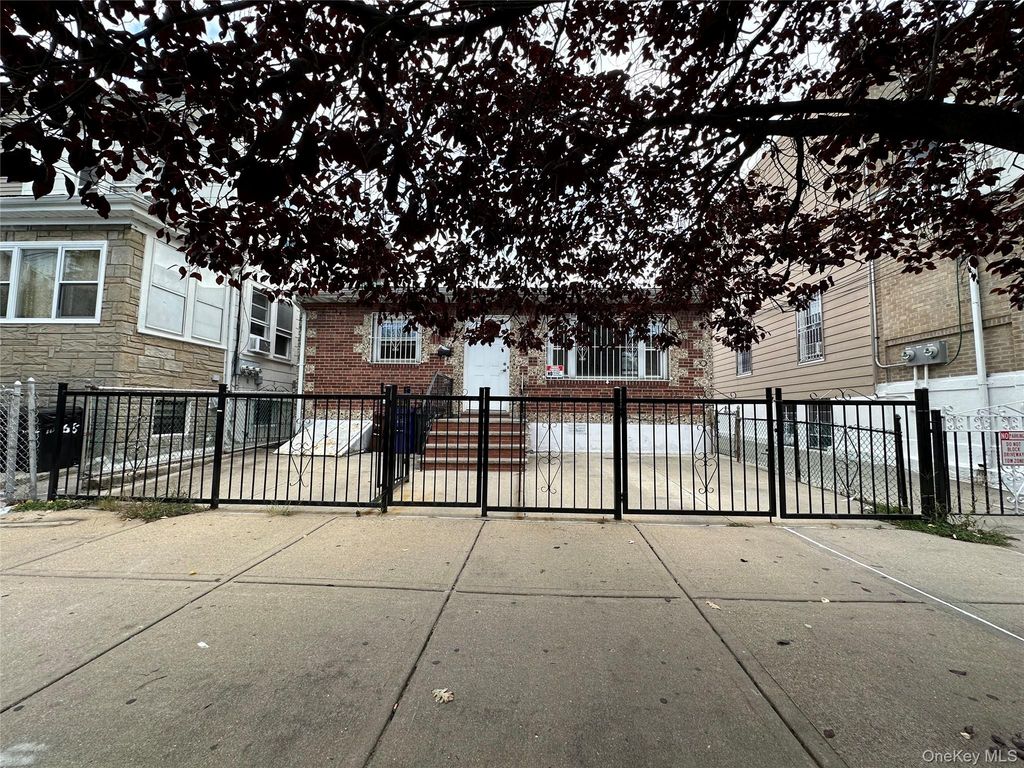 10464 48th Avenue, Corona, NY 11368