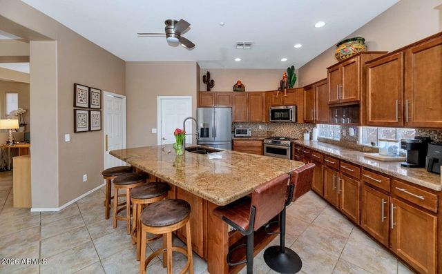 41734 N MAIDSTONE Court, Phoenix, AZ 85086