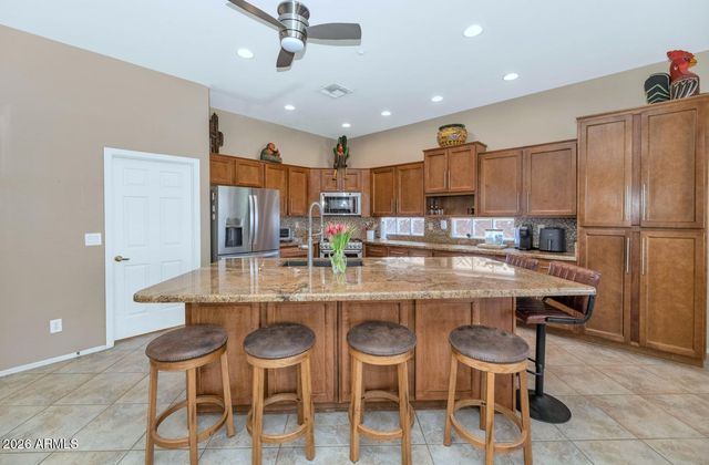 41734 N MAIDSTONE Court, Phoenix, AZ 85086