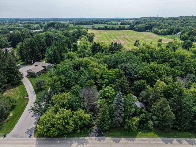 3487 Town Line ROAD, West Bend, WI 53095