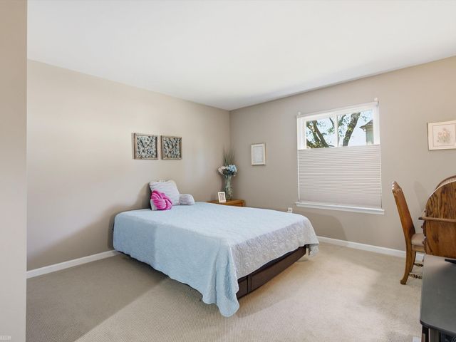 2982 Roundtree Drive, Troy, MI 48083