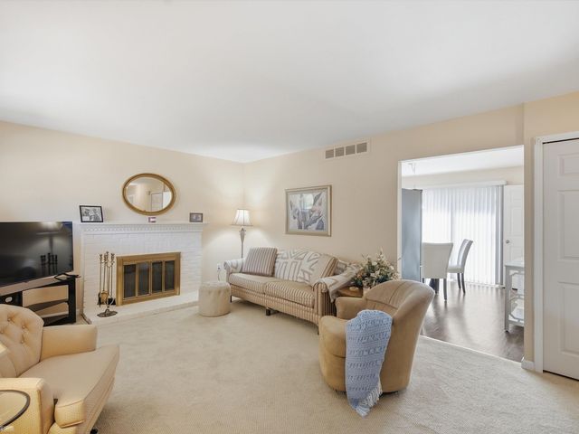 2982 Roundtree Drive, Troy, MI 48083
