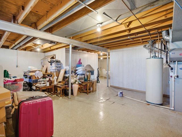 2982 Roundtree Drive, Troy, MI 48083