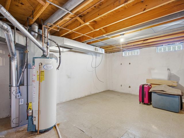 2982 Roundtree Drive, Troy, MI 48083