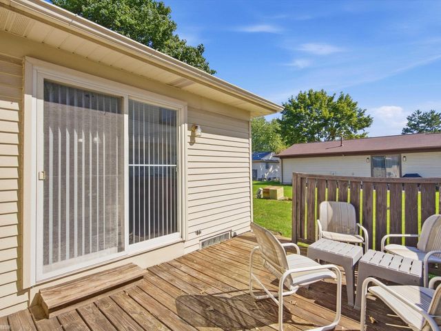 2982 Roundtree Drive, Troy, MI 48083