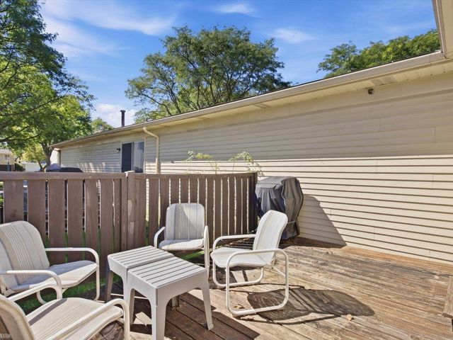 2982 Roundtree Drive, Troy, MI 48083