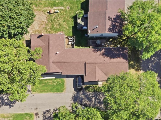 2982 Roundtree Drive, Troy, MI 48083