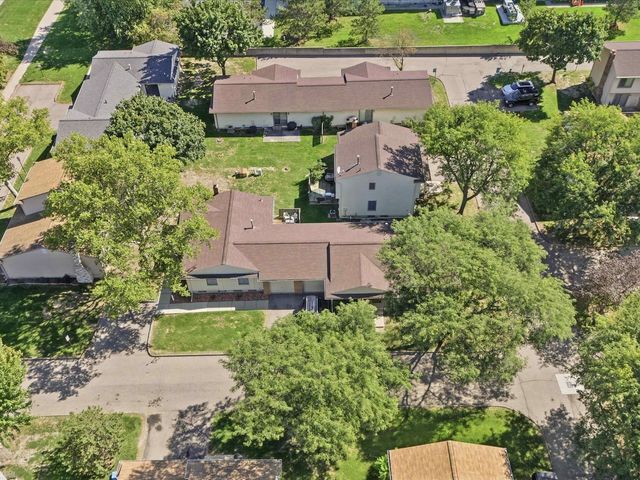 2982 Roundtree Drive, Troy, MI 48083