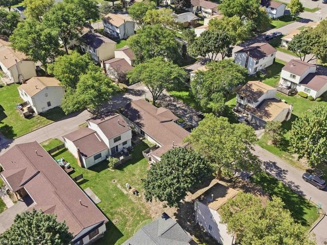 2982 Roundtree Drive, Troy, MI 48083