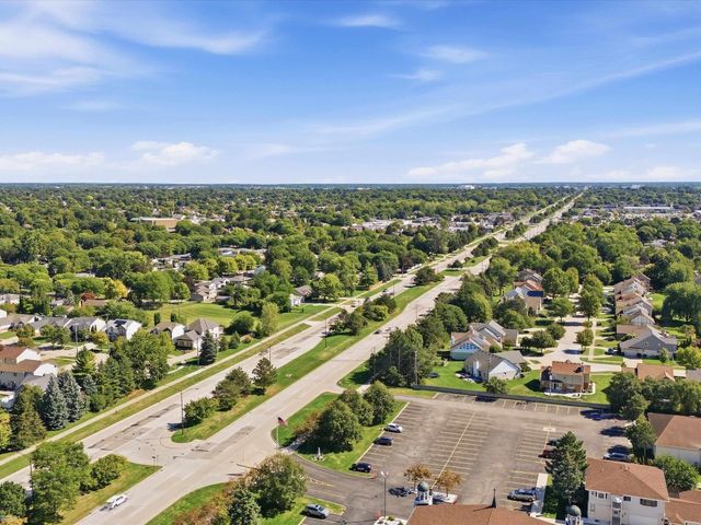 2982 Roundtree Drive, Troy, MI 48083