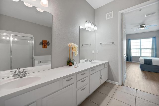 5048 SHOREWAY LOOP 40104, Orlando, FL 32819