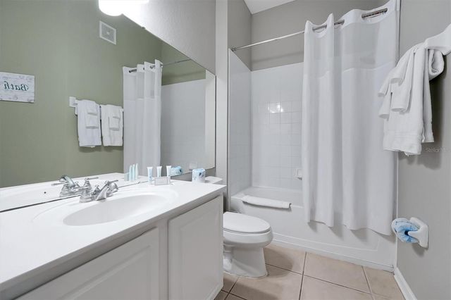 5048 SHOREWAY LOOP 40104, Orlando, FL 32819