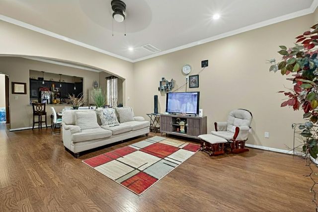 6906 Mcwilliams Drive, Houston, TX 77091