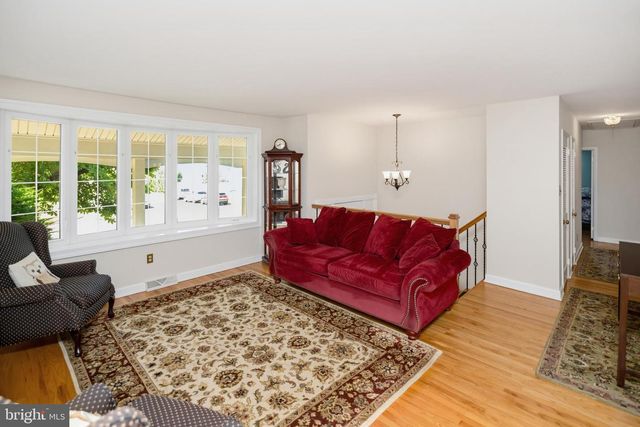 865 MOREFIELD RD, Philadelphia, PA 19115