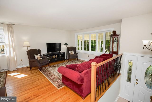 865 MOREFIELD RD, Philadelphia, PA 19115
