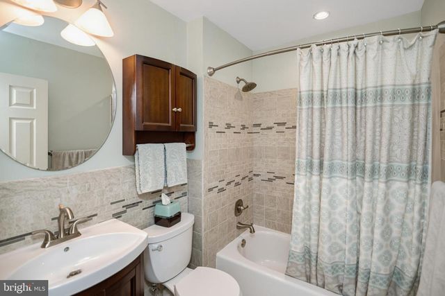 865 MOREFIELD RD, Philadelphia, PA 19115