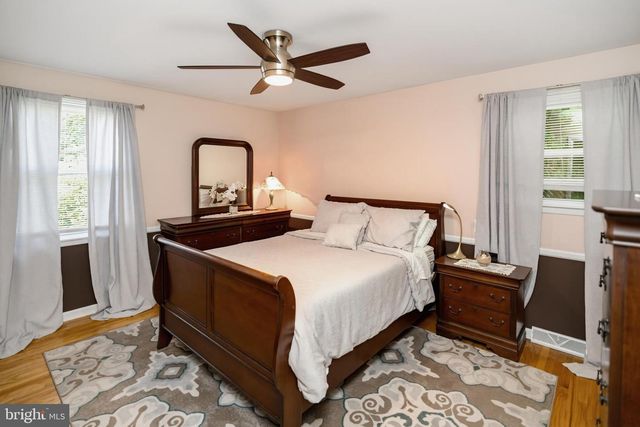 865 MOREFIELD RD, Philadelphia, PA 19115